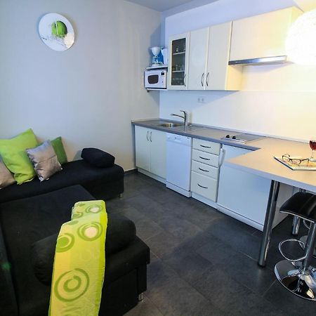 Apartments Jadra - With Parking Примоштен Экстерьер фото