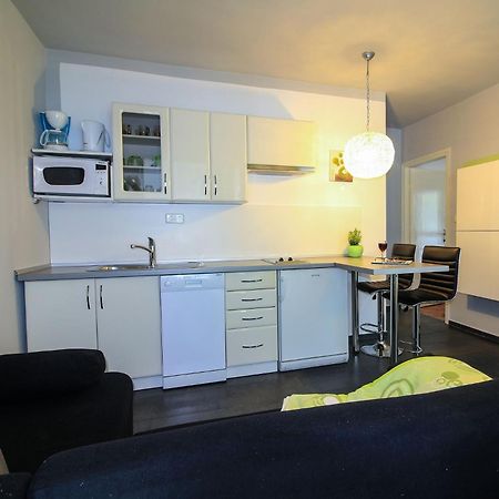 Apartments Jadra - With Parking Примоштен Экстерьер фото